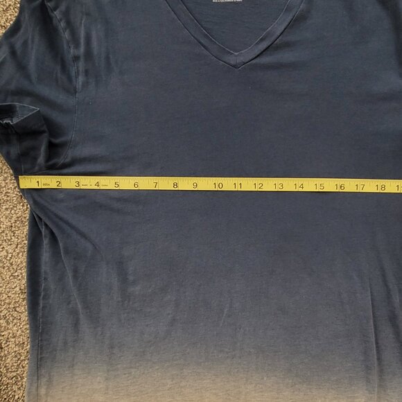 Men's Express V-Neck Blue Verigated T-shirt Large Soft - Picture 4 of 8